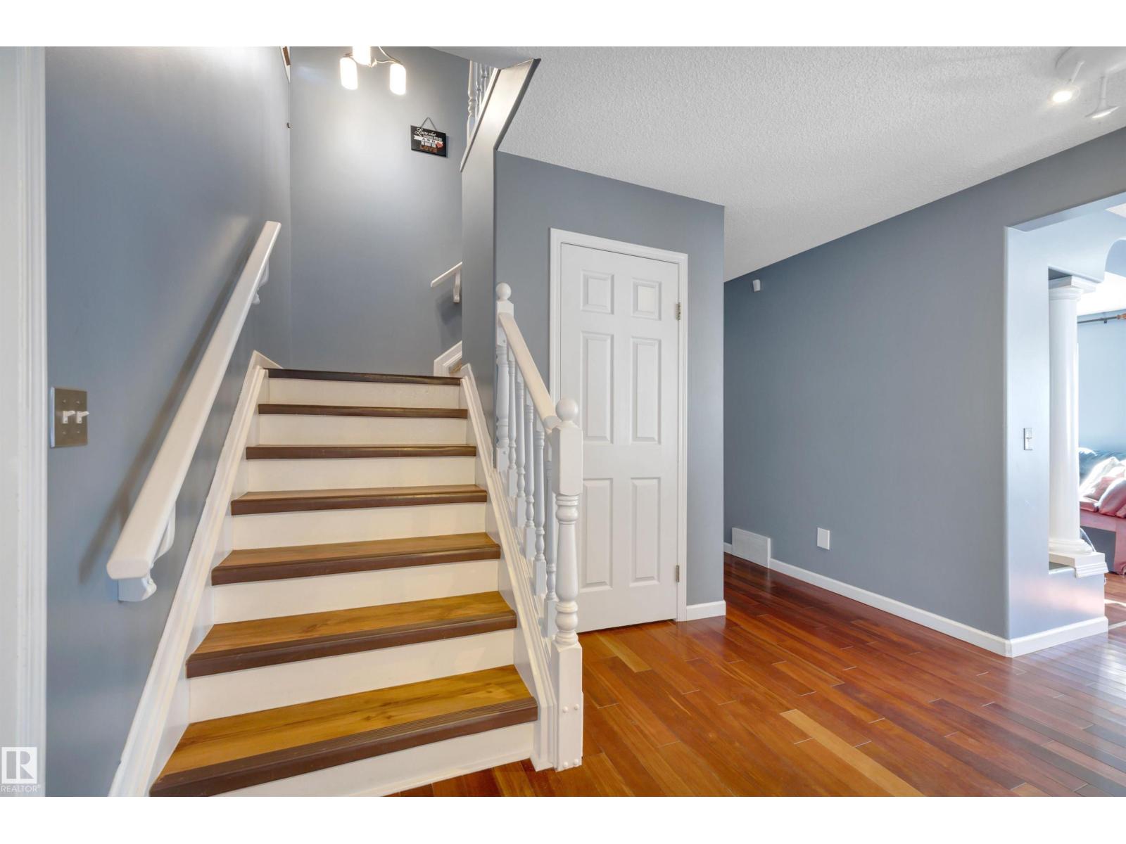 32 MOBERG RD
