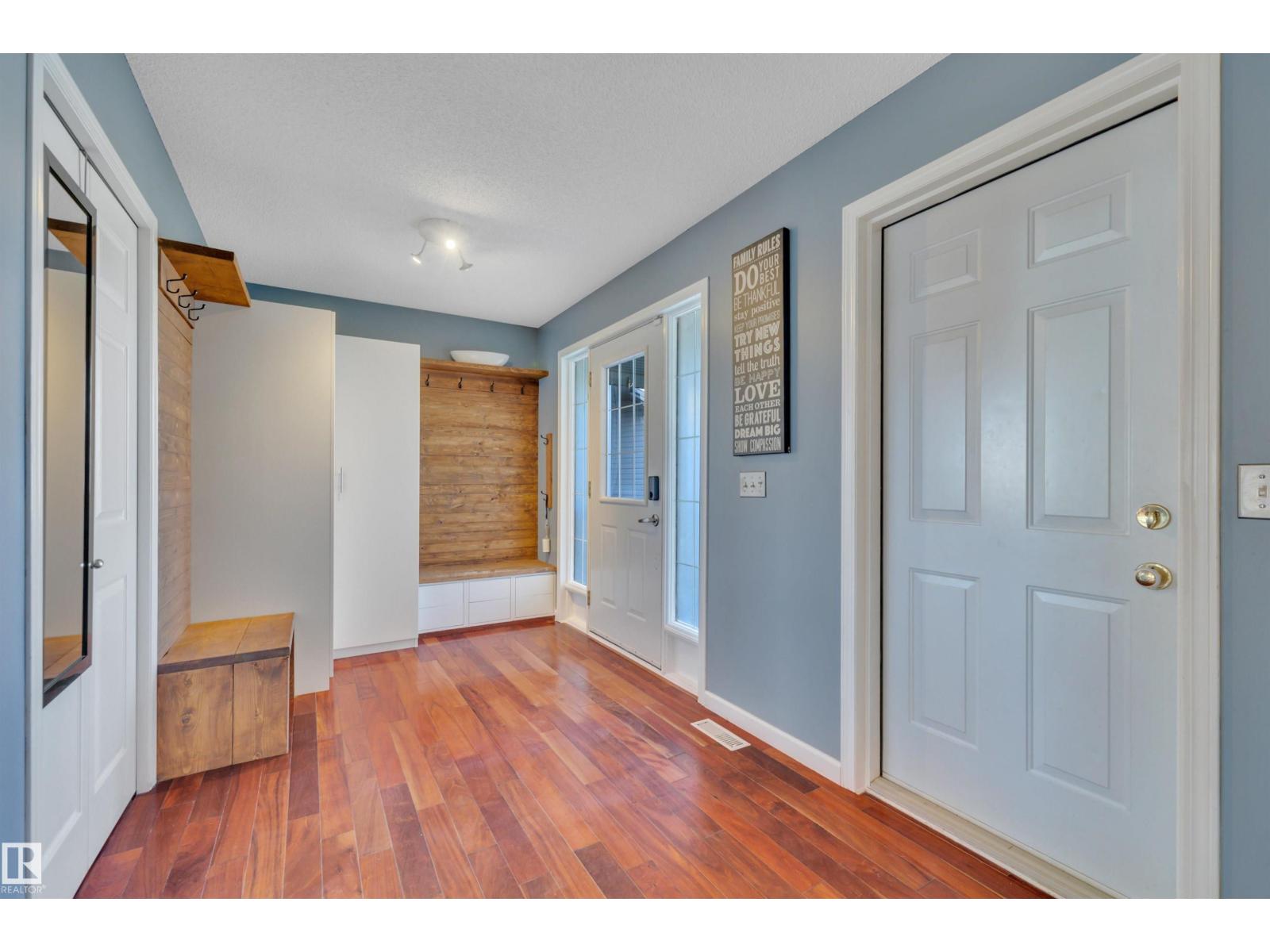 32 MOBERG RD