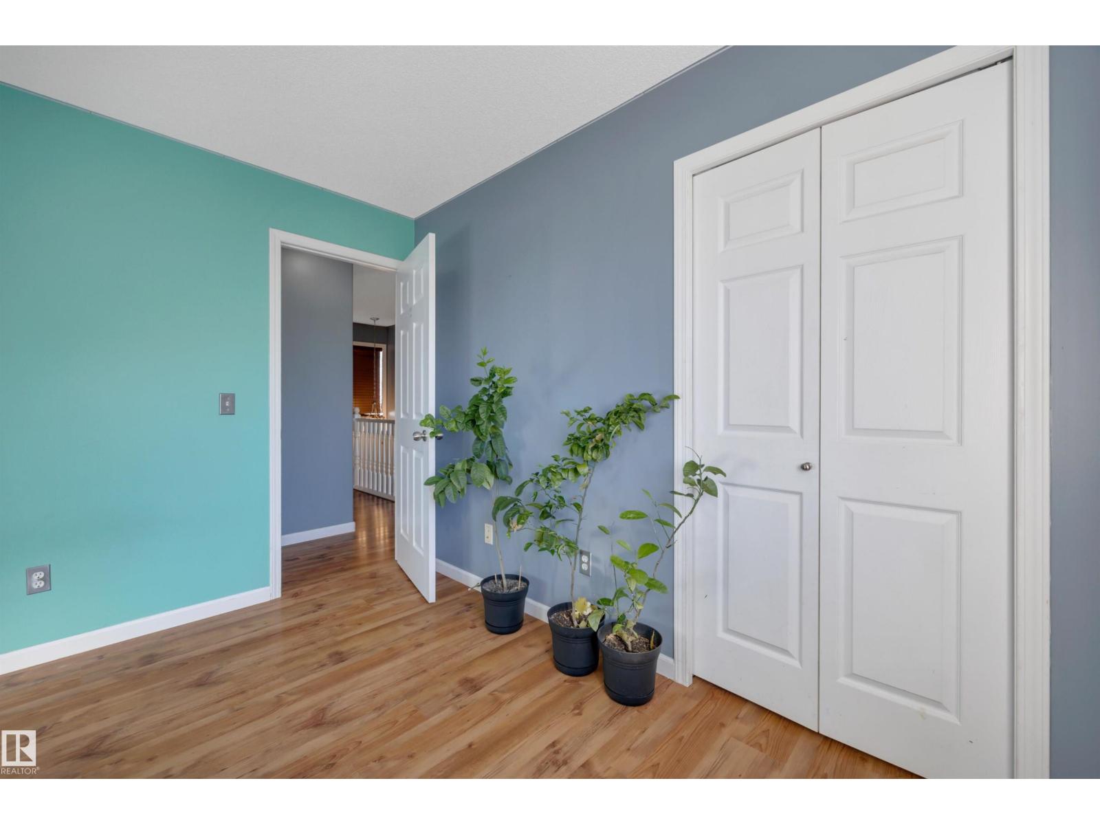 32 MOBERG RD