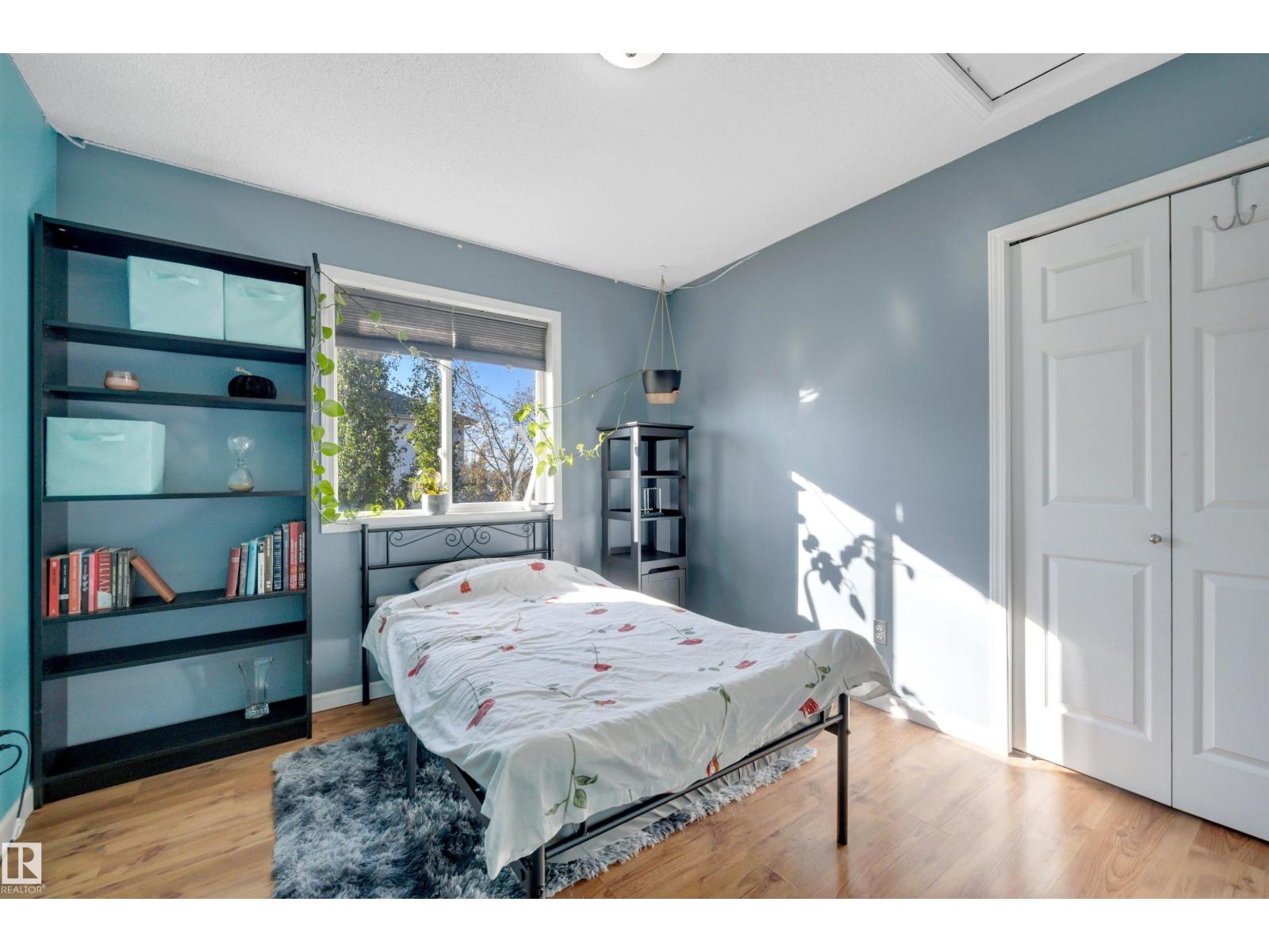 32 MOBERG RD