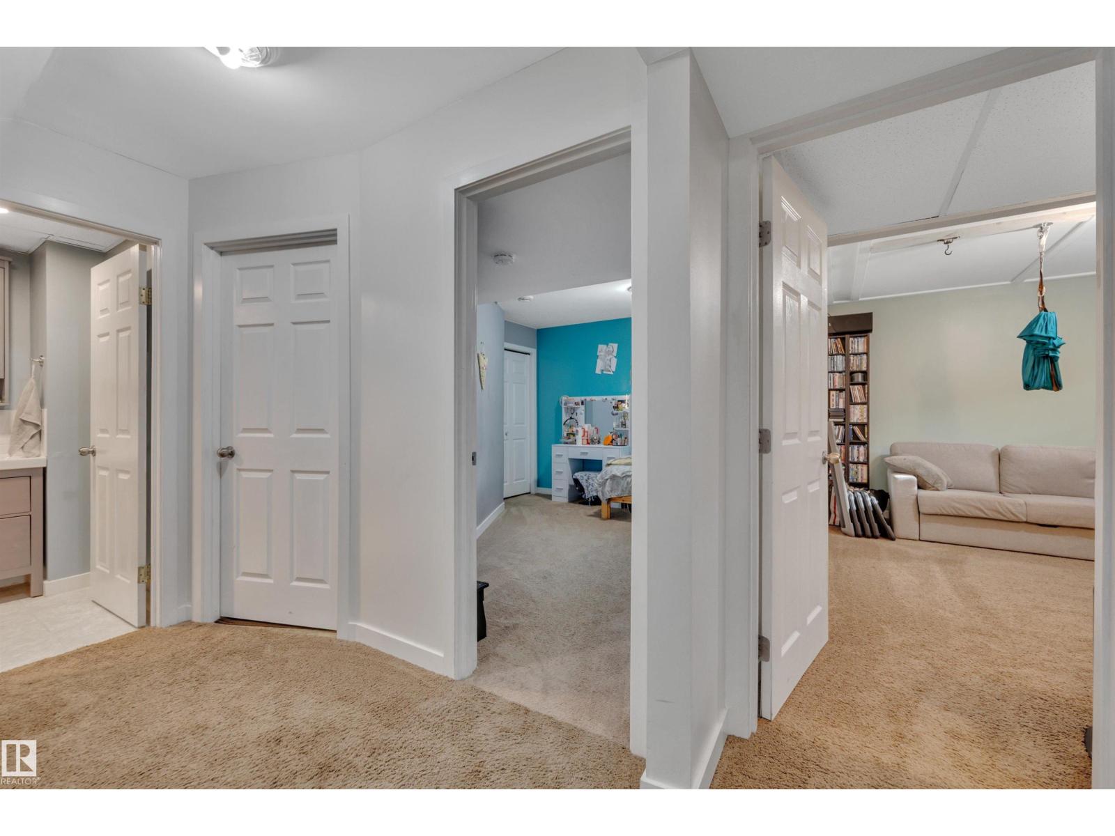 32 MOBERG RD