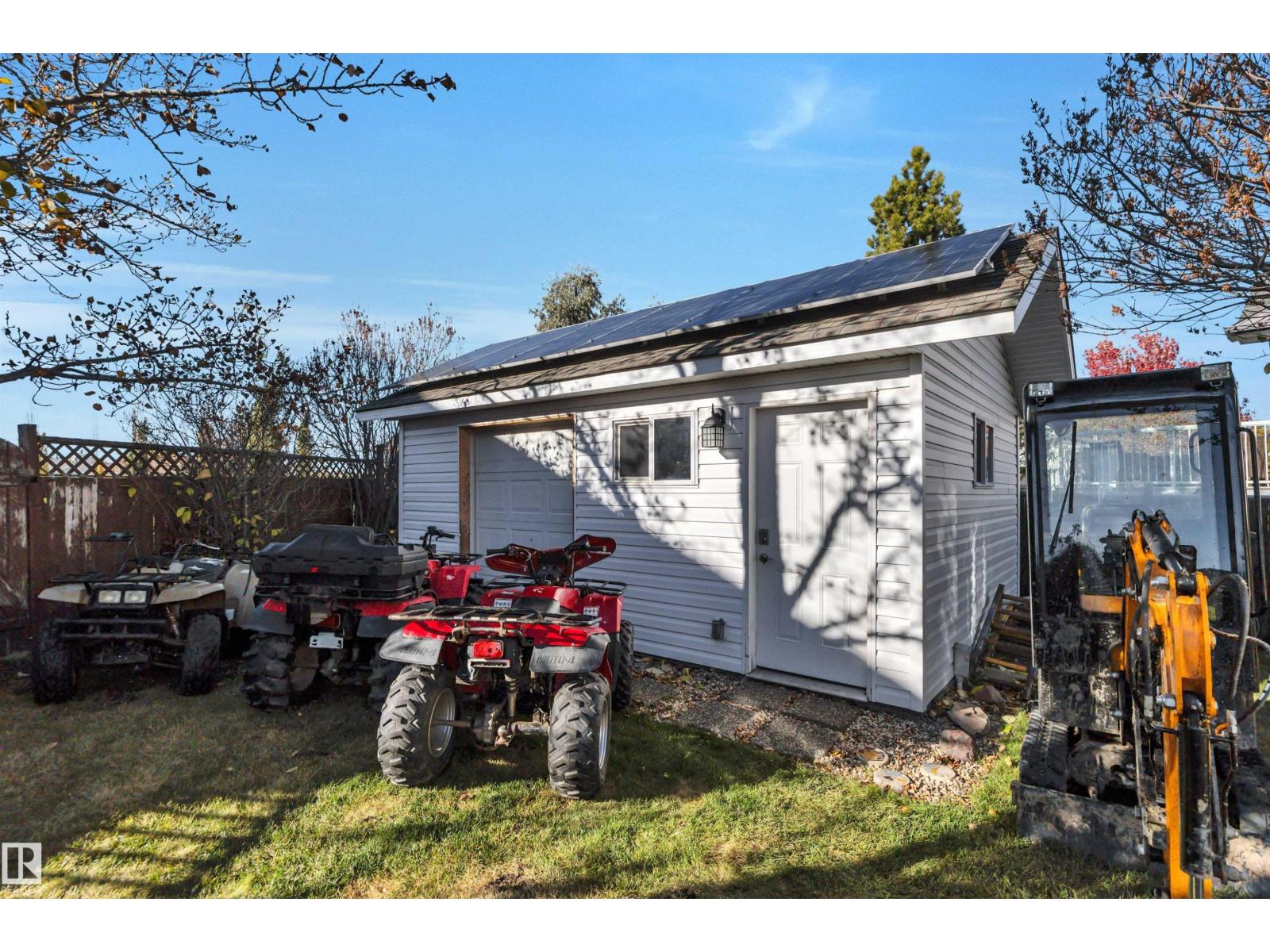 32 MOBERG RD