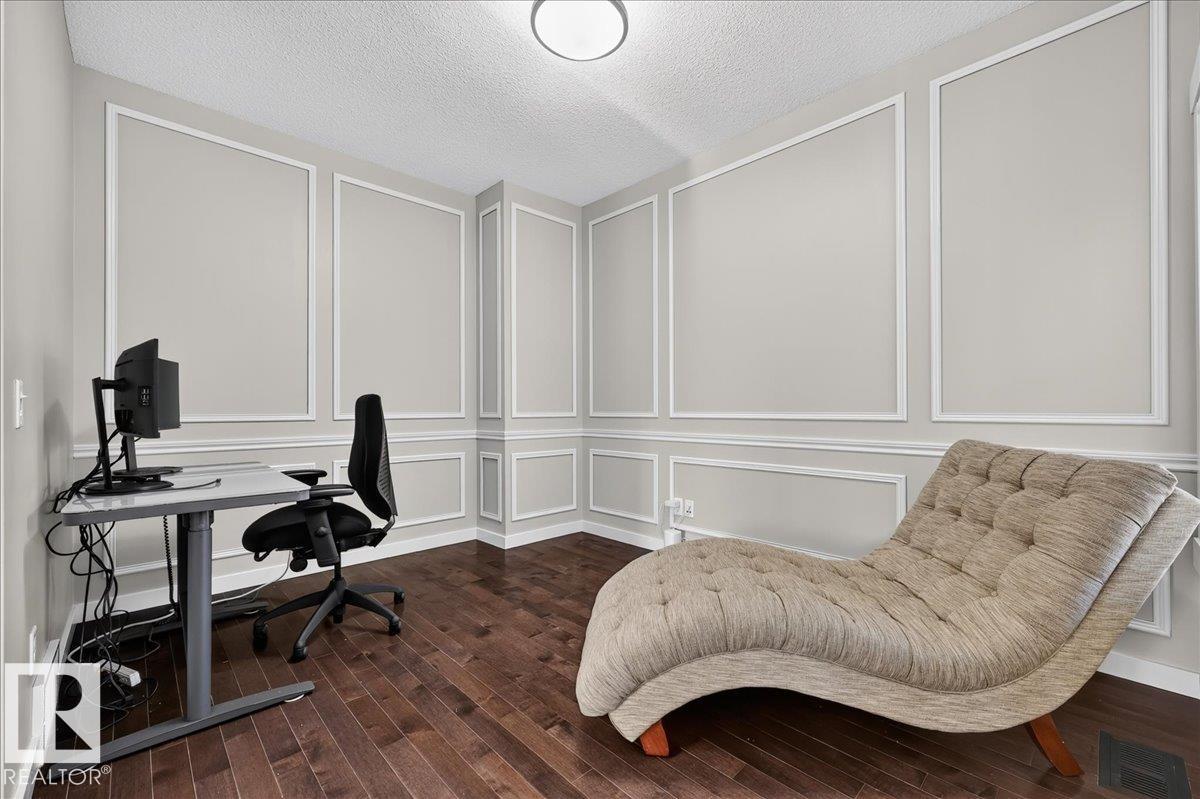 8515 19 AV SW