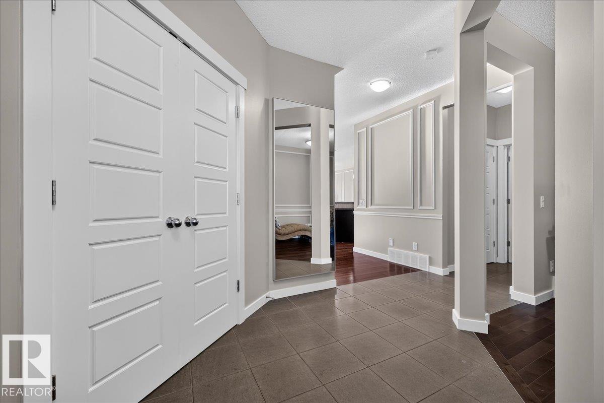 8515 19 AV SW