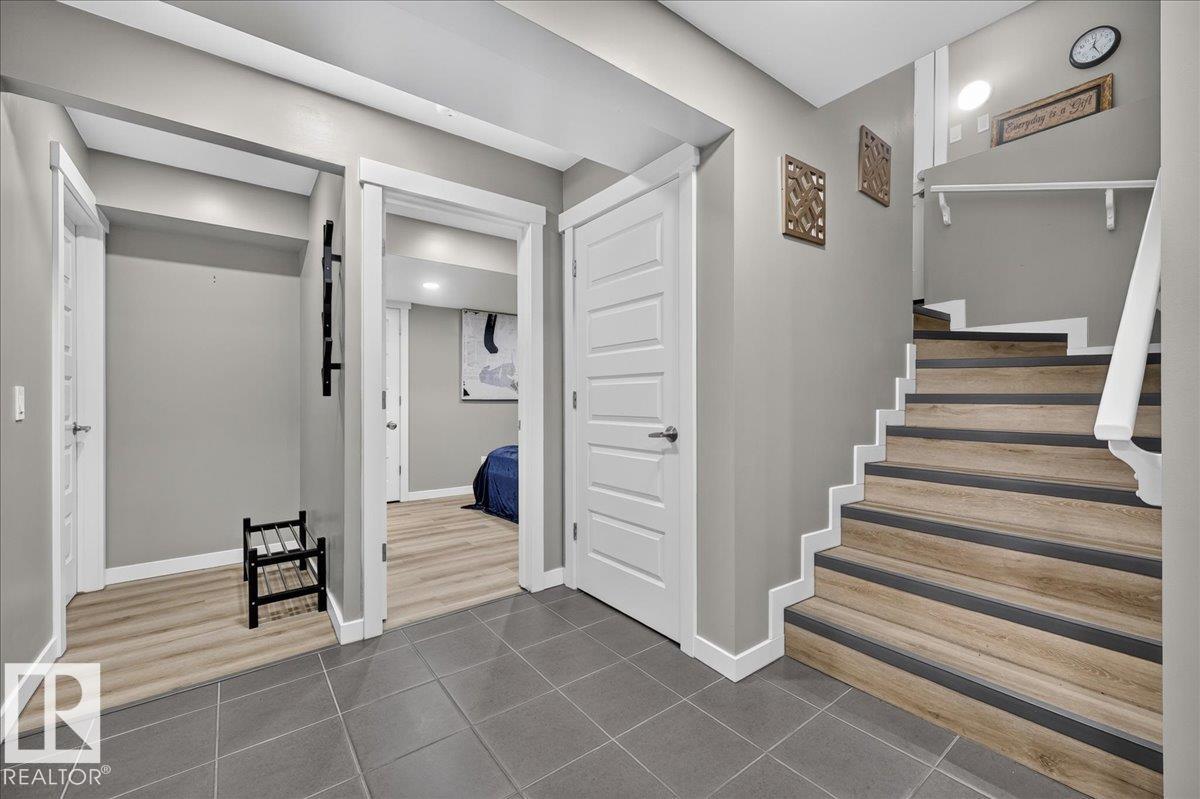 8515 19 AV SW