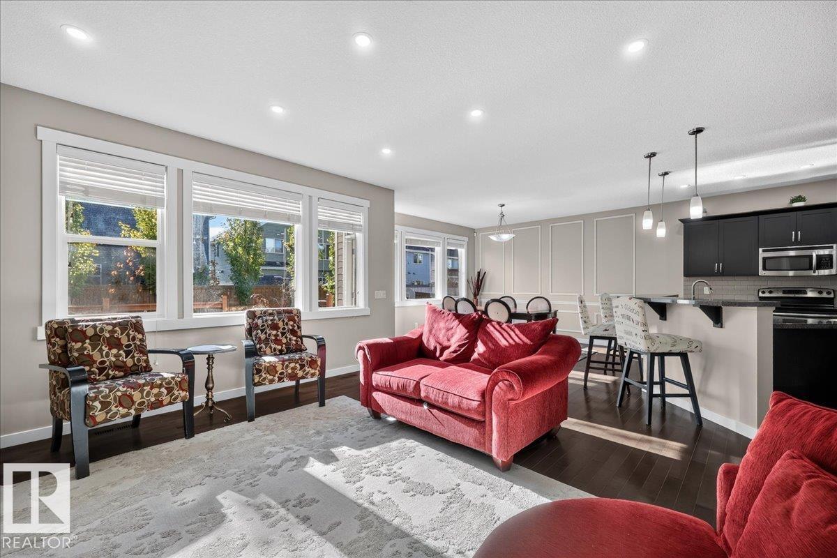 8515 19 AV SW