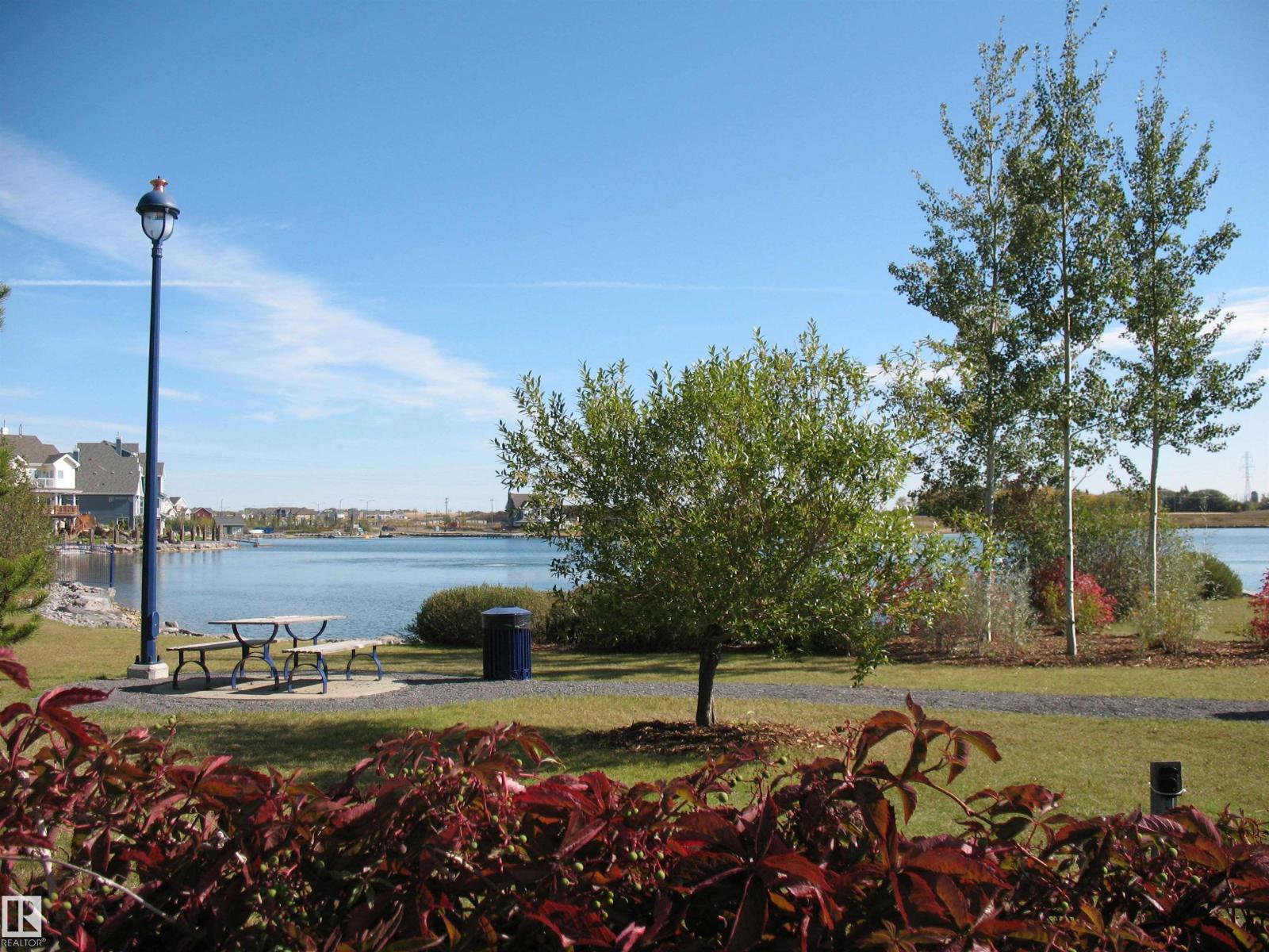 8515 19 AV SW