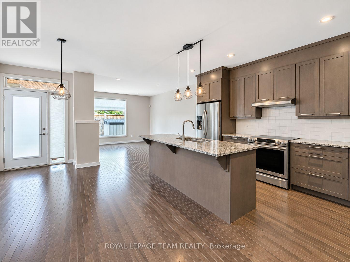 114 Larimar Circle, Ottawa, Ontario  K1X 0B7 - Photo 2 - X14087896
