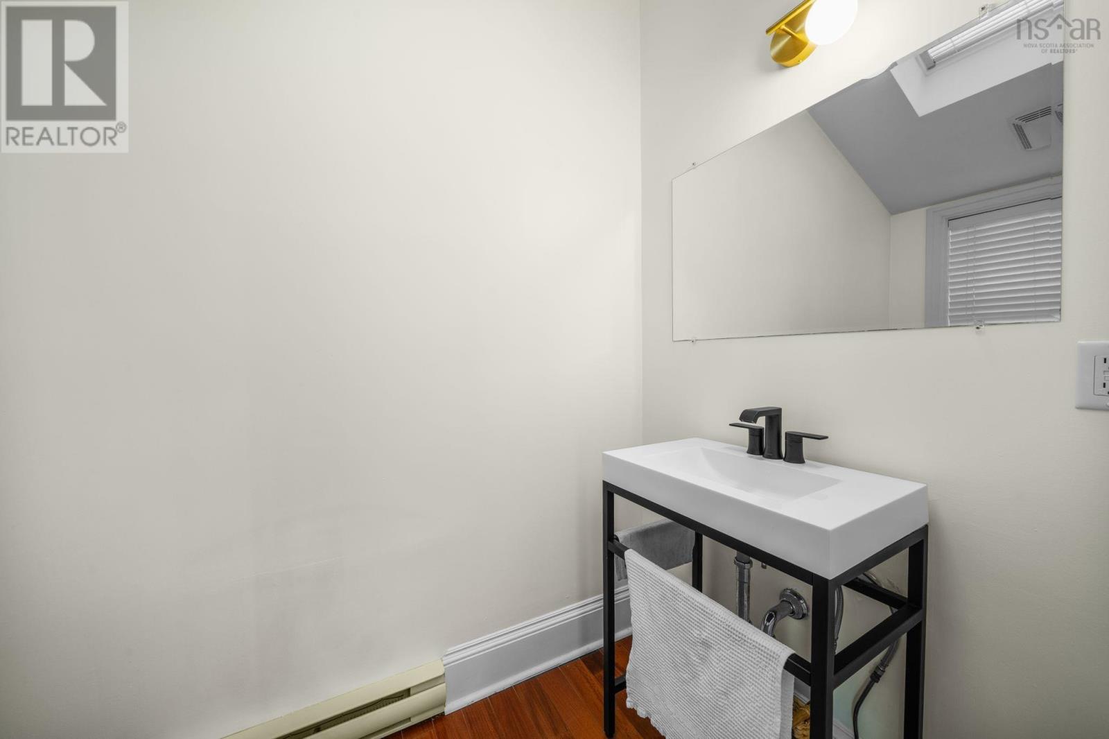 6869 Quinpool Road, Halifax, Nova Scotia  B3L 1C5 - Photo 15 - 202626038