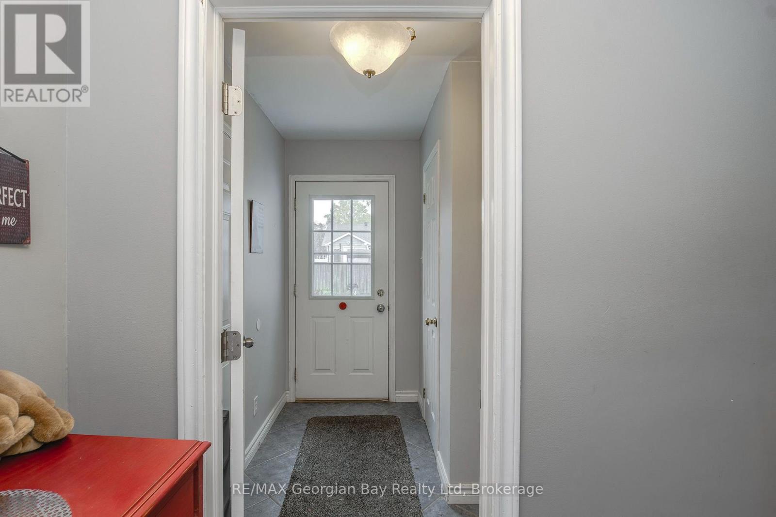 19 Bridle Road, Penetanguishene, Ontario  L9M 1J5 - Photo 2 - S14087856