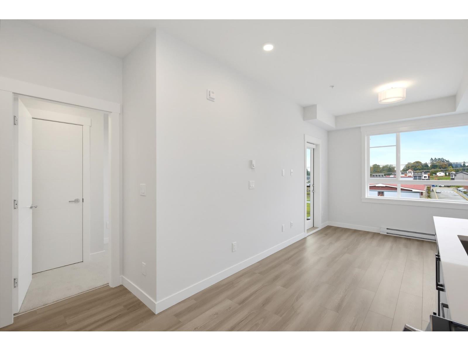 403 8423 CEDAR STREET