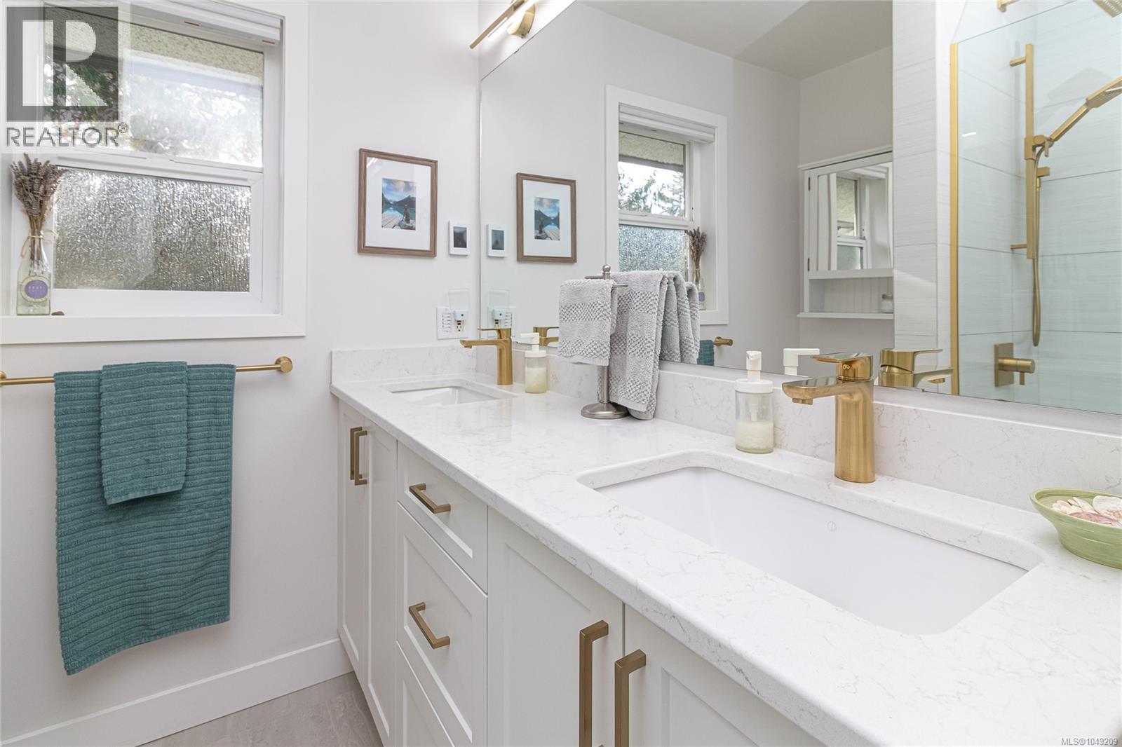 3945 Dawe Rd, Saanich, British Columbia  V8N 4H5 - Photo 22 - 1049209
