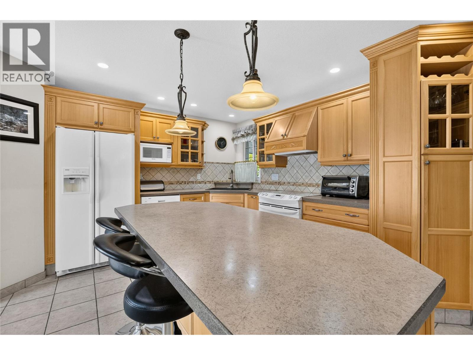 153 Yorkton Avenue, Penticton, British Columbia  V2A 3V3 - Photo 5 - 10403544