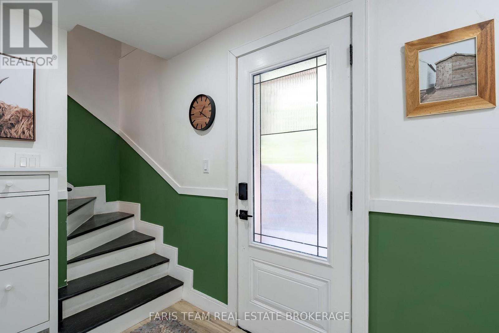 1020 Ewart Street, Innisfil, Ontario  L0L 1C0 - Photo 5 - N13865722