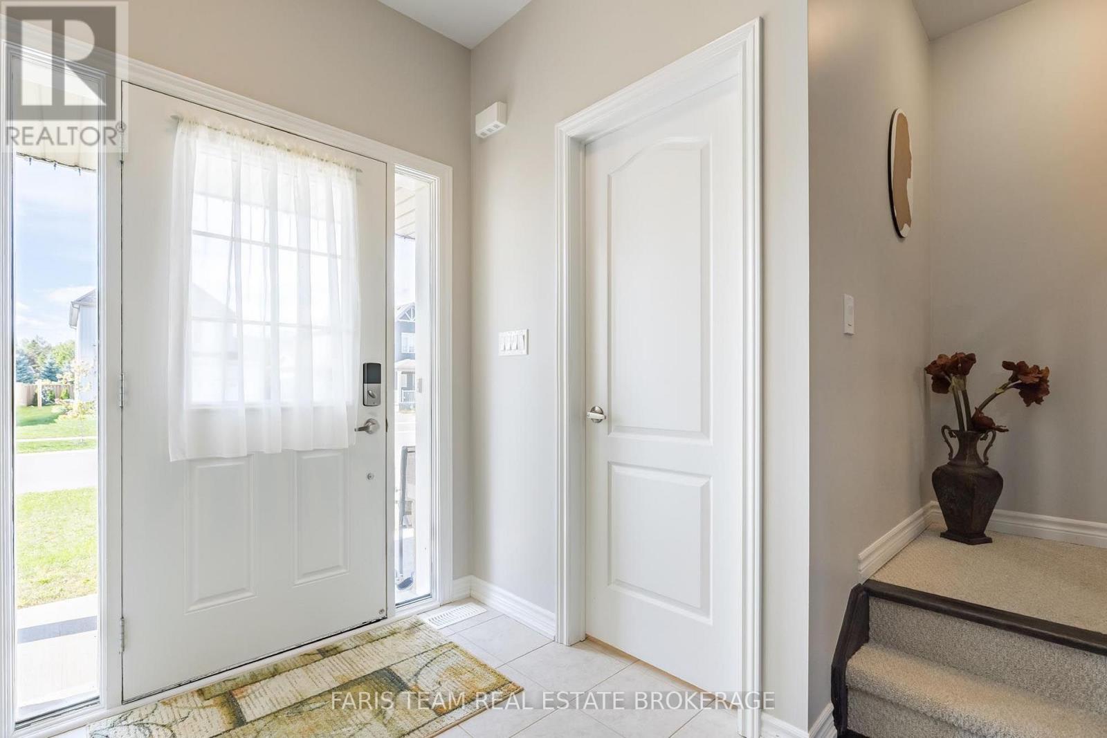 207 Springfield Crescent, Clearview, Ontario  L0M 1S0 - Photo 6 - S13808846