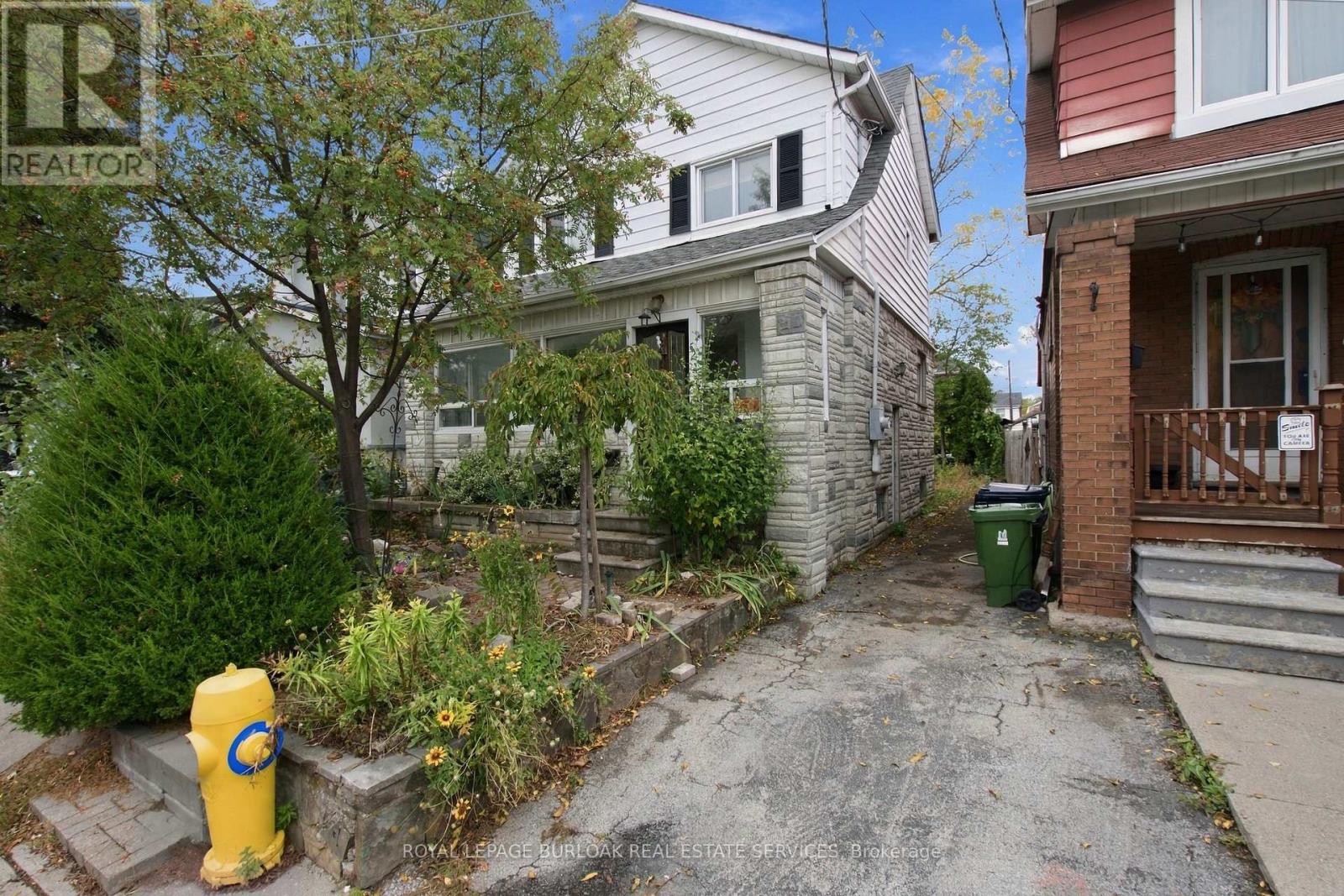 52 Craydon Avenue, Toronto, Ontario  M6M 2C7 - Photo 2 - W14087798