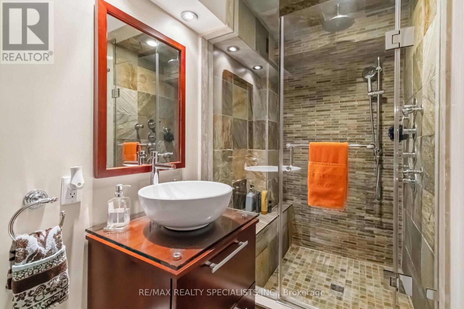 593 Renshaw Court, Mississauga, Ontario  L5H 4L7 - Photo 38 - W14087822