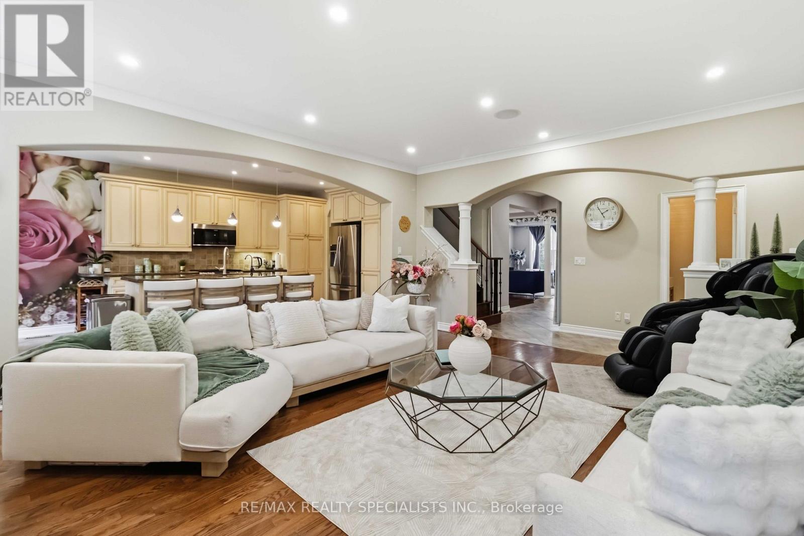 593 Renshaw Court, Mississauga, Ontario  L5H 4L7 - Photo 8 - W14087822