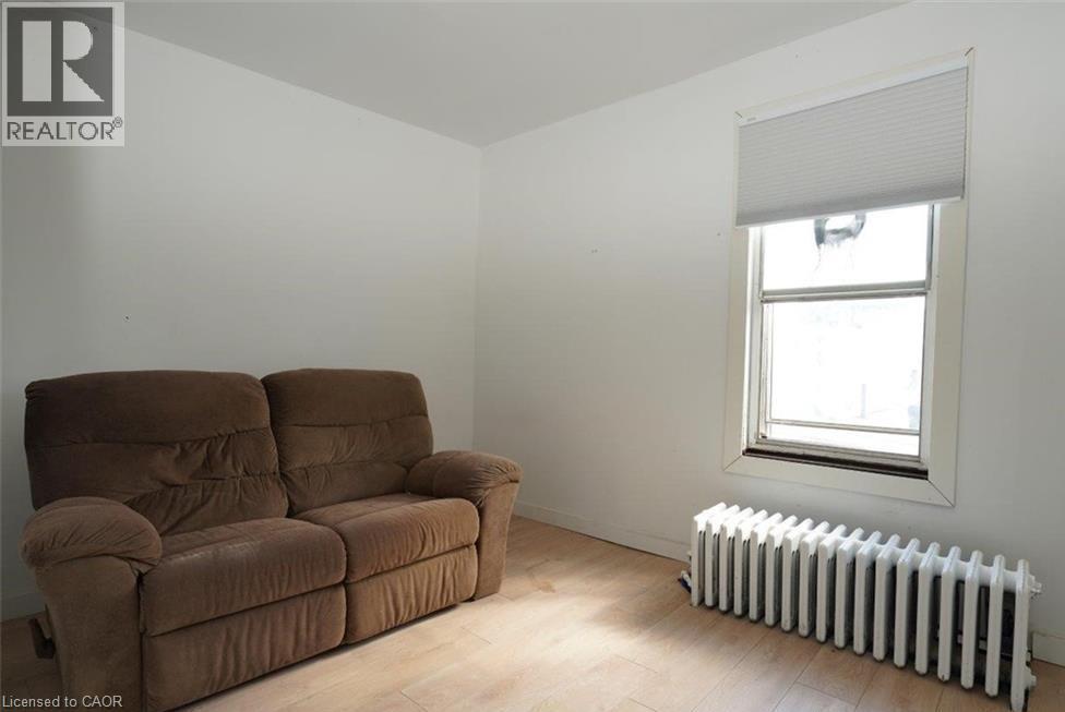 13 Albert Street, Welland, Ontario  L3B 4G1 - Photo 3 - 40864706