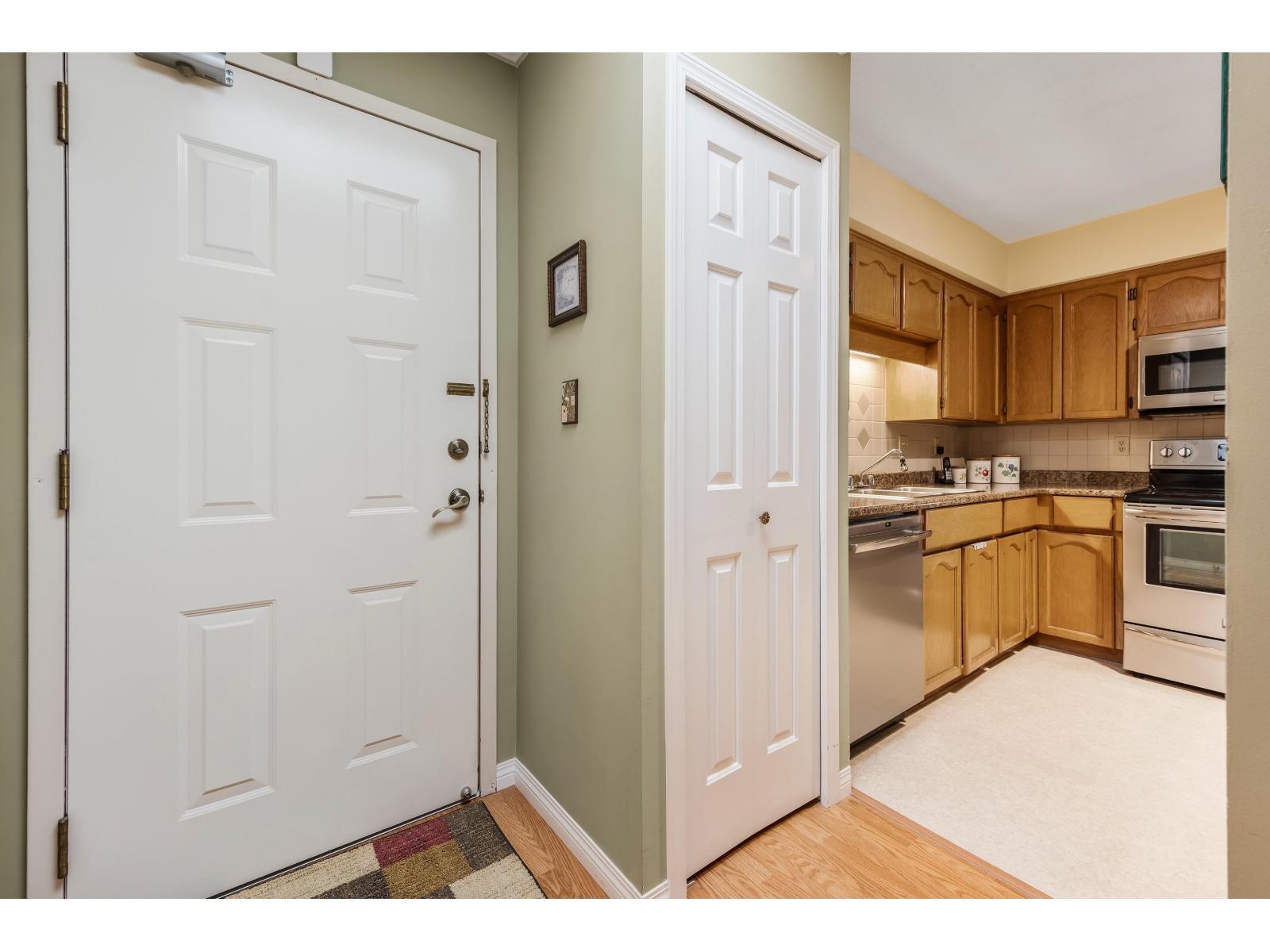 302 8725 ELM DRIVE|Chilliwack Proper South