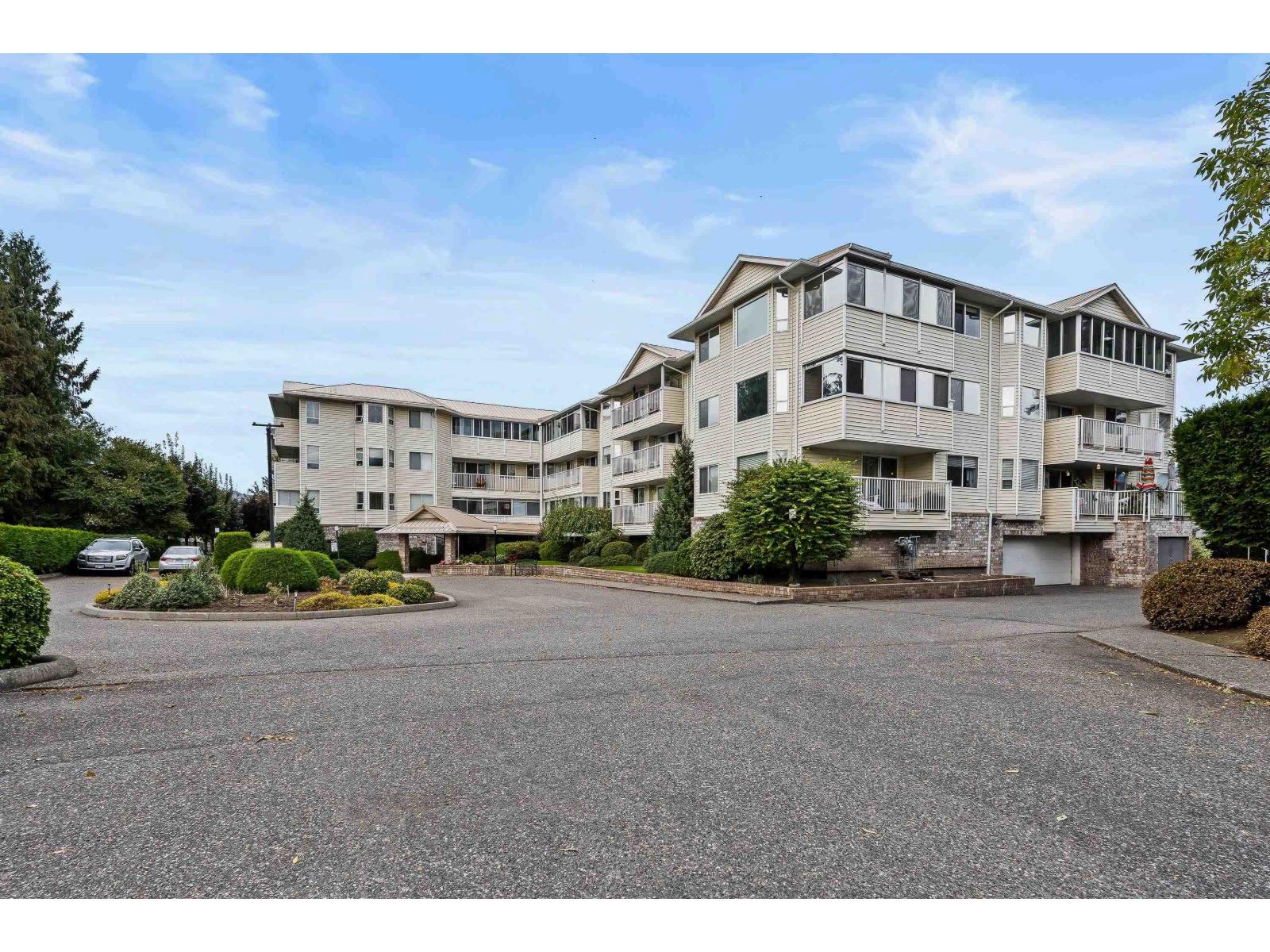 302 8725 ELM DRIVE|Chilliwack Proper South