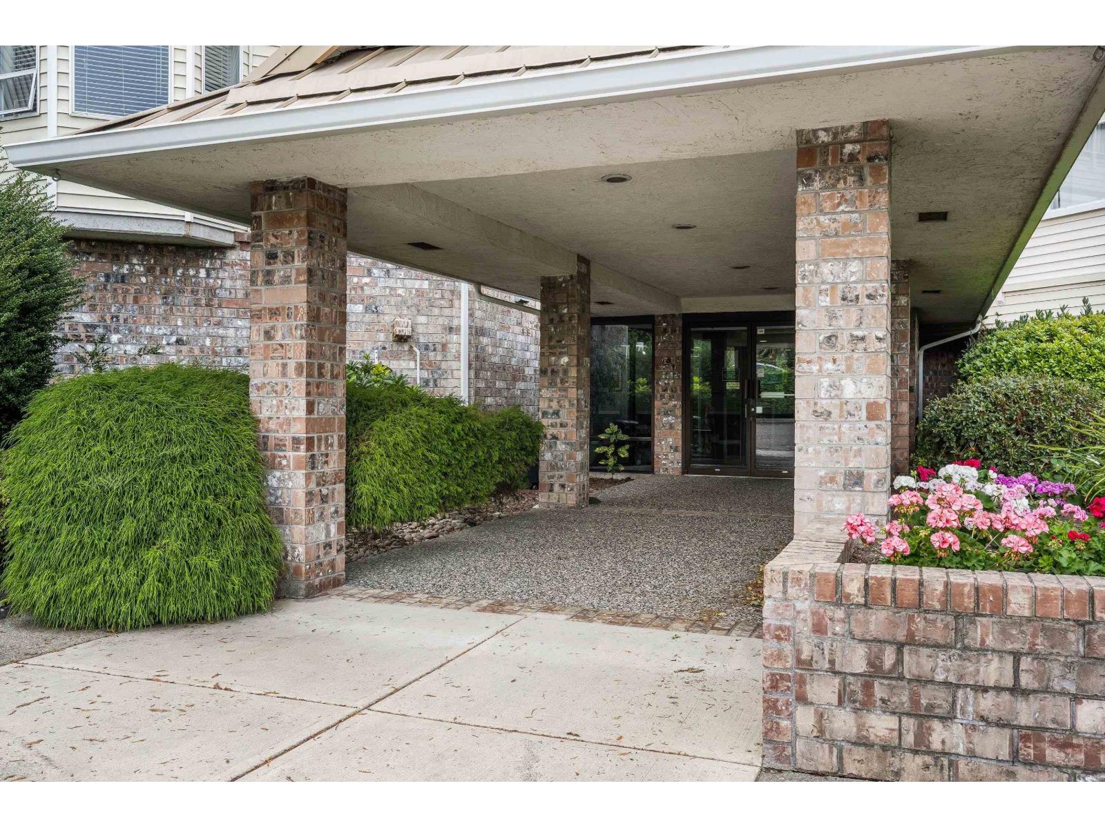 302 8725 ELM DRIVE|Chilliwack Proper South