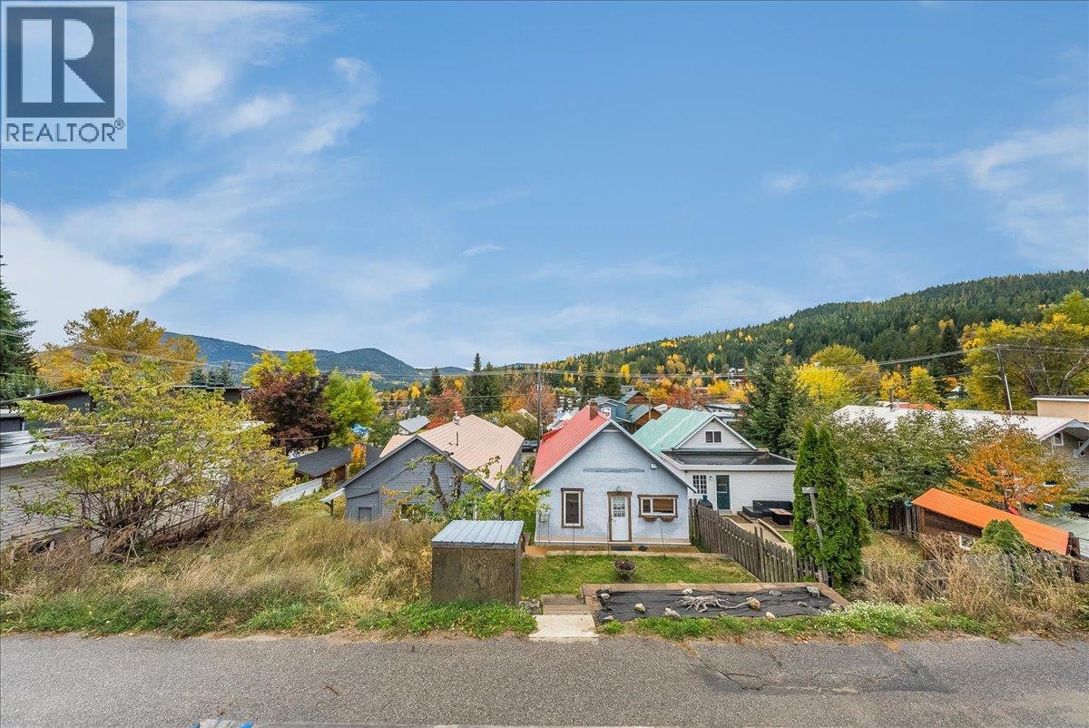 1653 Harasin Alley, Rossland, British Columbia  V0G 1Y0 - Photo 23 - 10403827