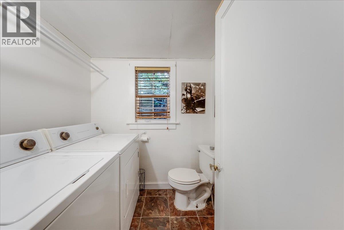 1653 Harasin Alley, Rossland, British Columbia  V0G 1Y0 - Photo 32 - 10403827