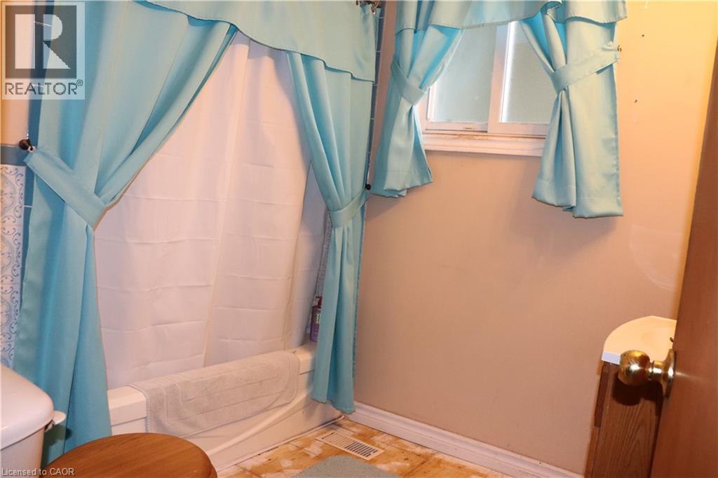 348 Weir Street N, Hamilton, Ontario  L8H 5G7 - Photo 16 - 40863642