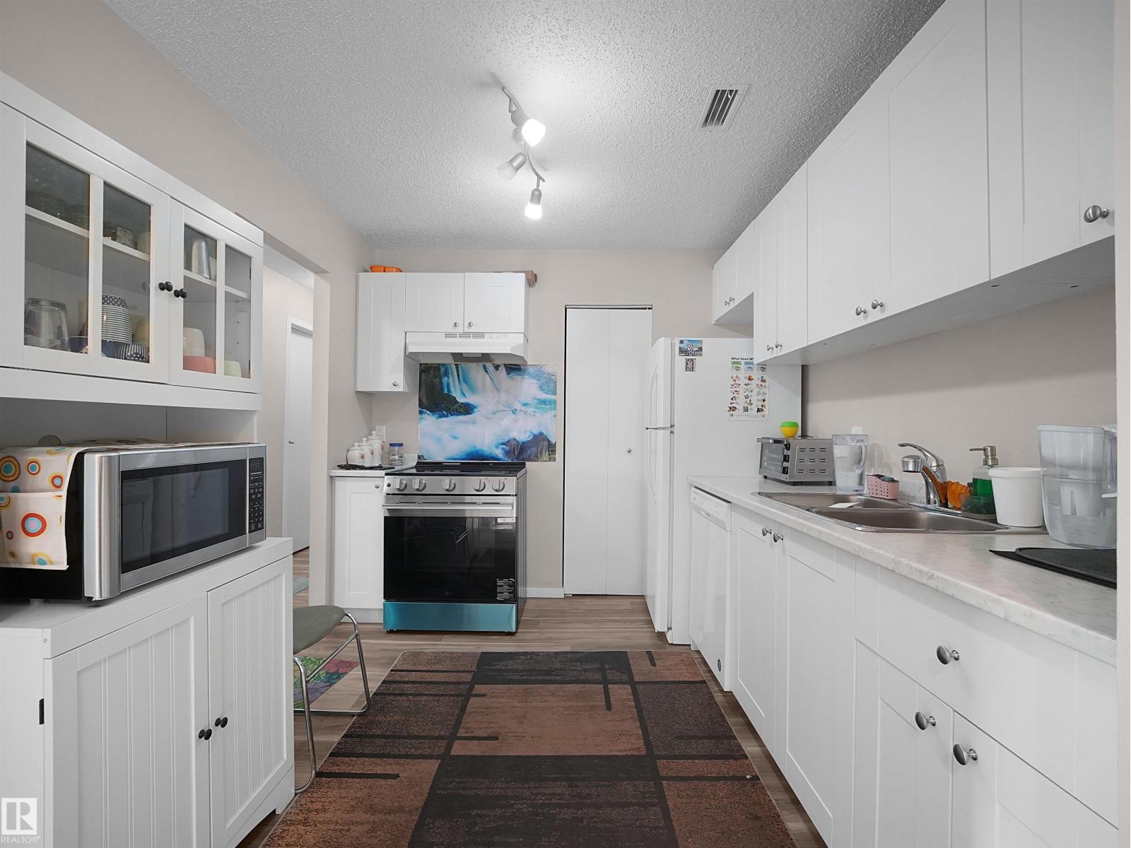 #134 2703 79 ST NW