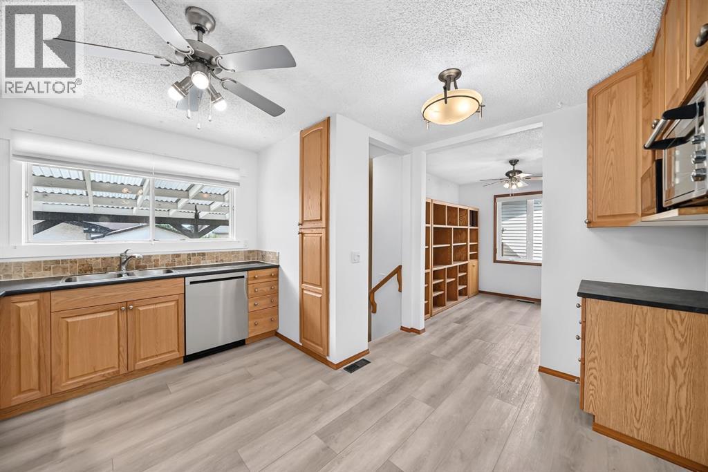 947 Maitland Way NE, Calgary, Alberta  T2A 5M8 - Photo 7 - A2338420