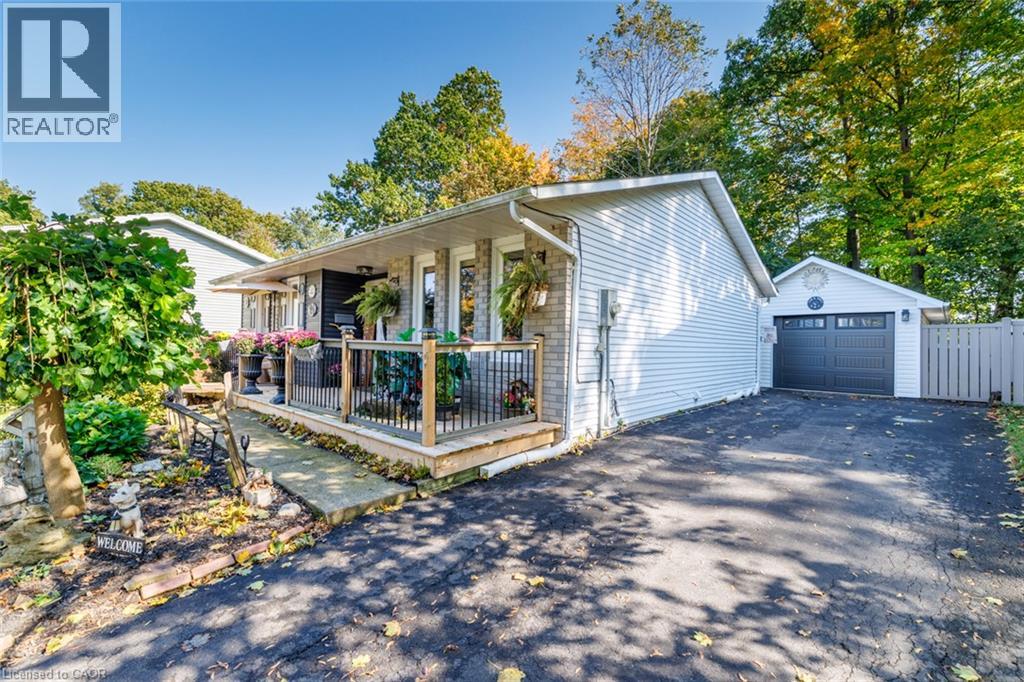 24 Inglewood Court, Grimsby, Ontario  L3M 4S2 - Photo 2 - 40871148