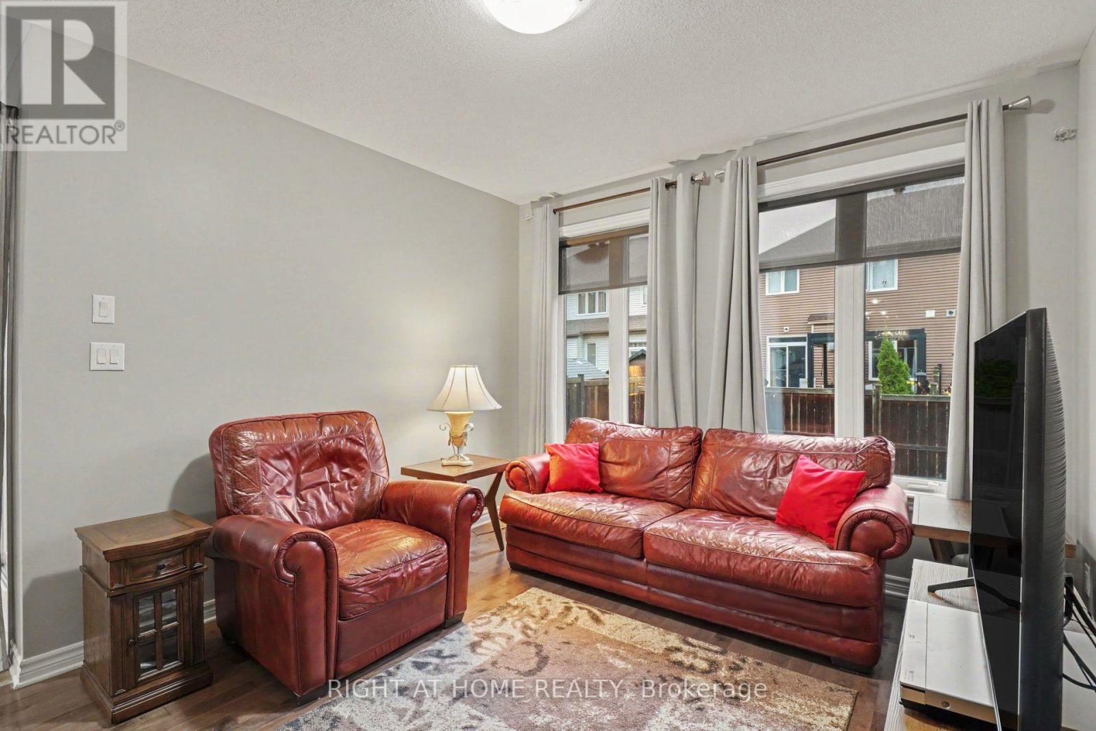 998 Bunchberry Way, Ottawa, Ontario  K1T 0L6 - Photo 11 - X14087928
