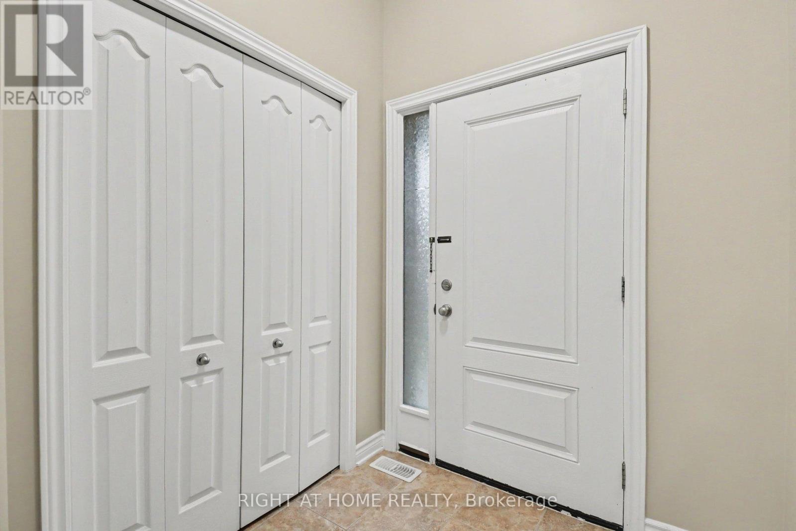 998 Bunchberry Way, Ottawa, Ontario  K1T 0L6 - Photo 3 - X14087928