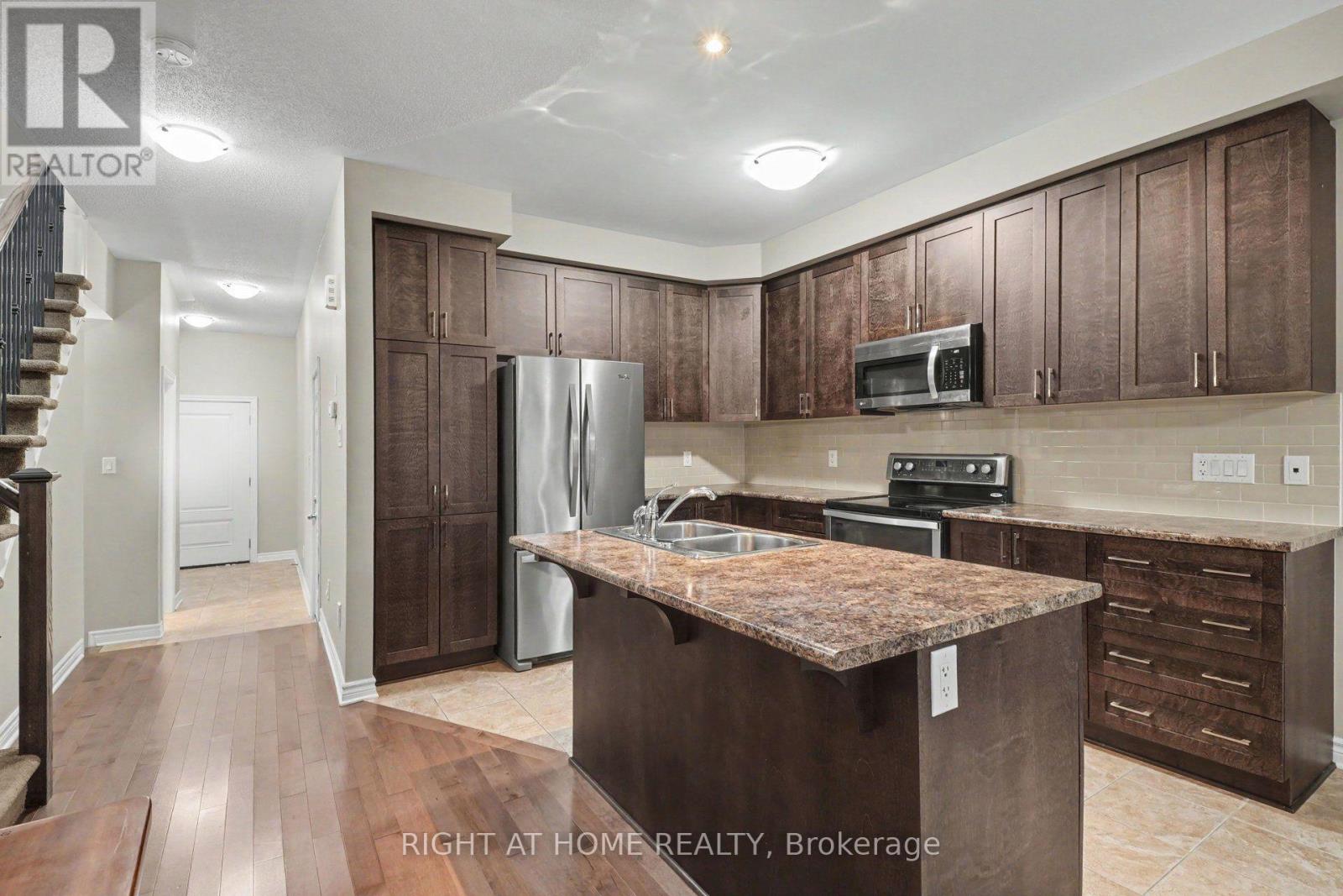 998 Bunchberry Way, Ottawa, Ontario  K1T 0L6 - Photo 4 - X14087928
