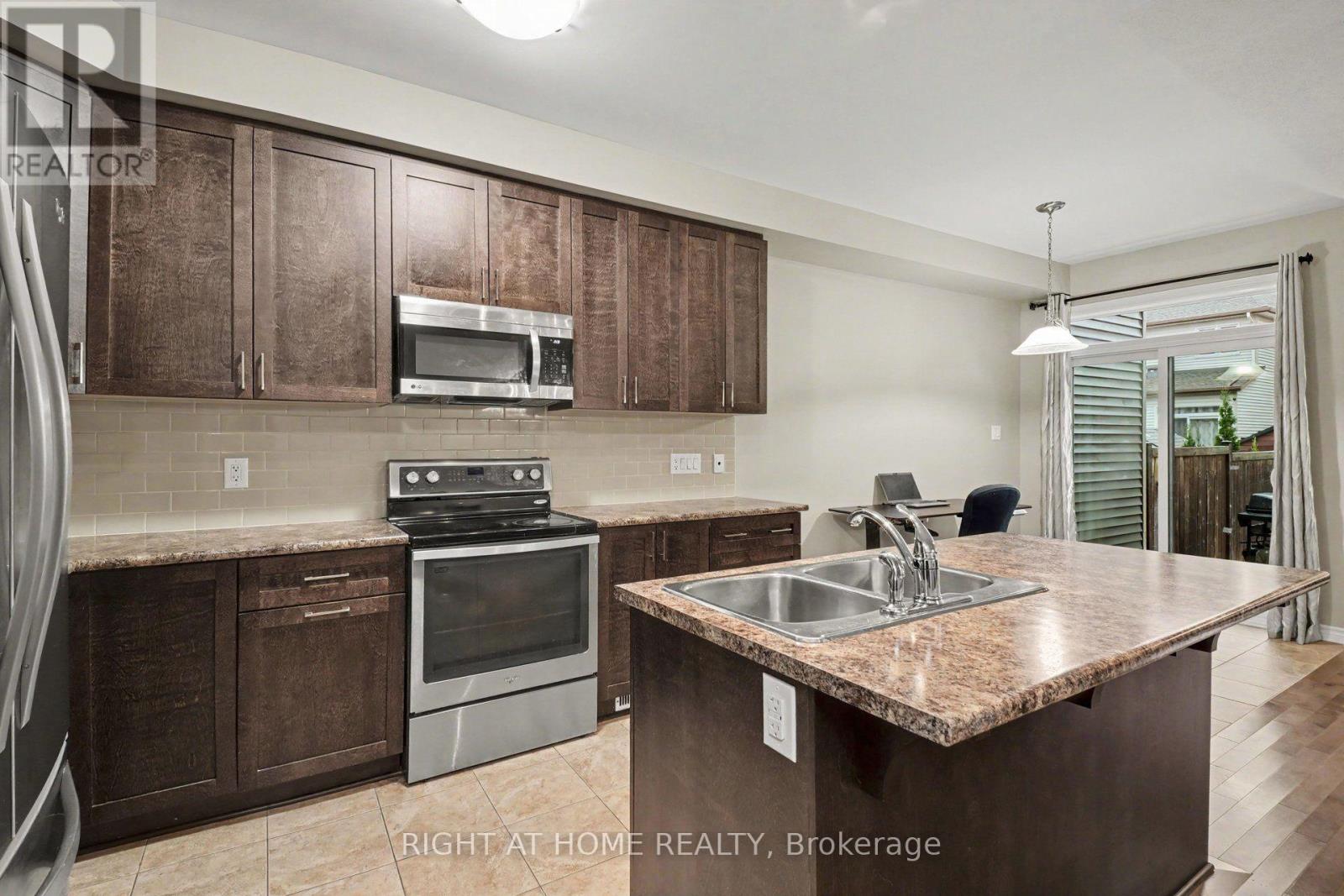 998 Bunchberry Way, Ottawa, Ontario  K1T 0L6 - Photo 5 - X14087928