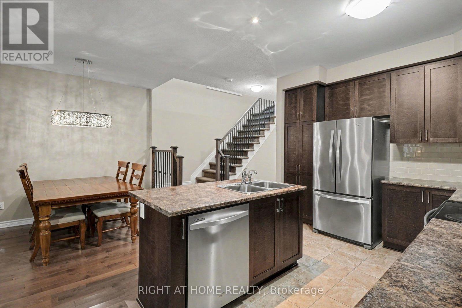 998 Bunchberry Way, Ottawa, Ontario  K1T 0L6 - Photo 7 - X14087928