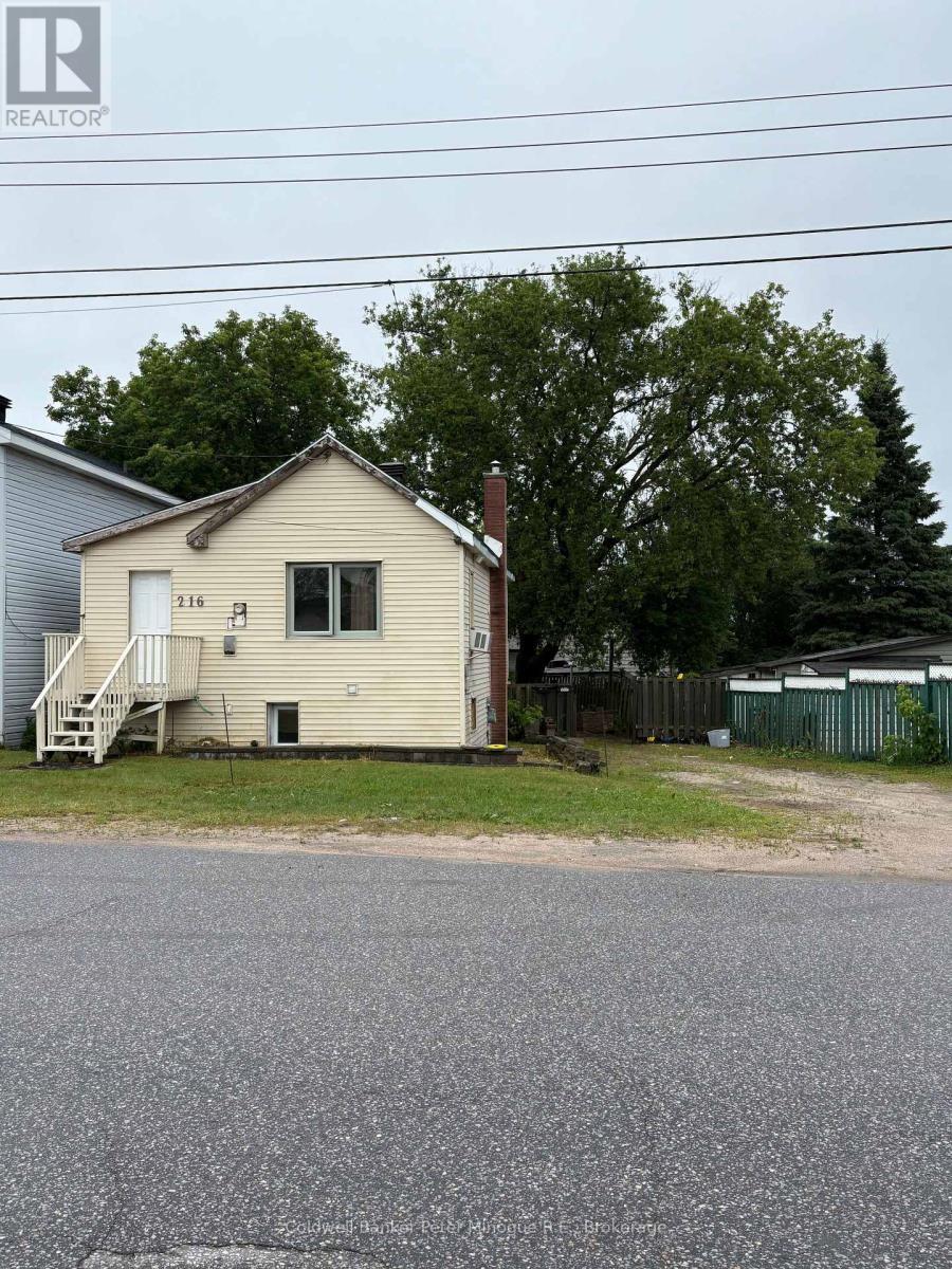 216 Highland Road, North Bay, Ontario  P1B 6K6 - Photo 1 - X14087946
