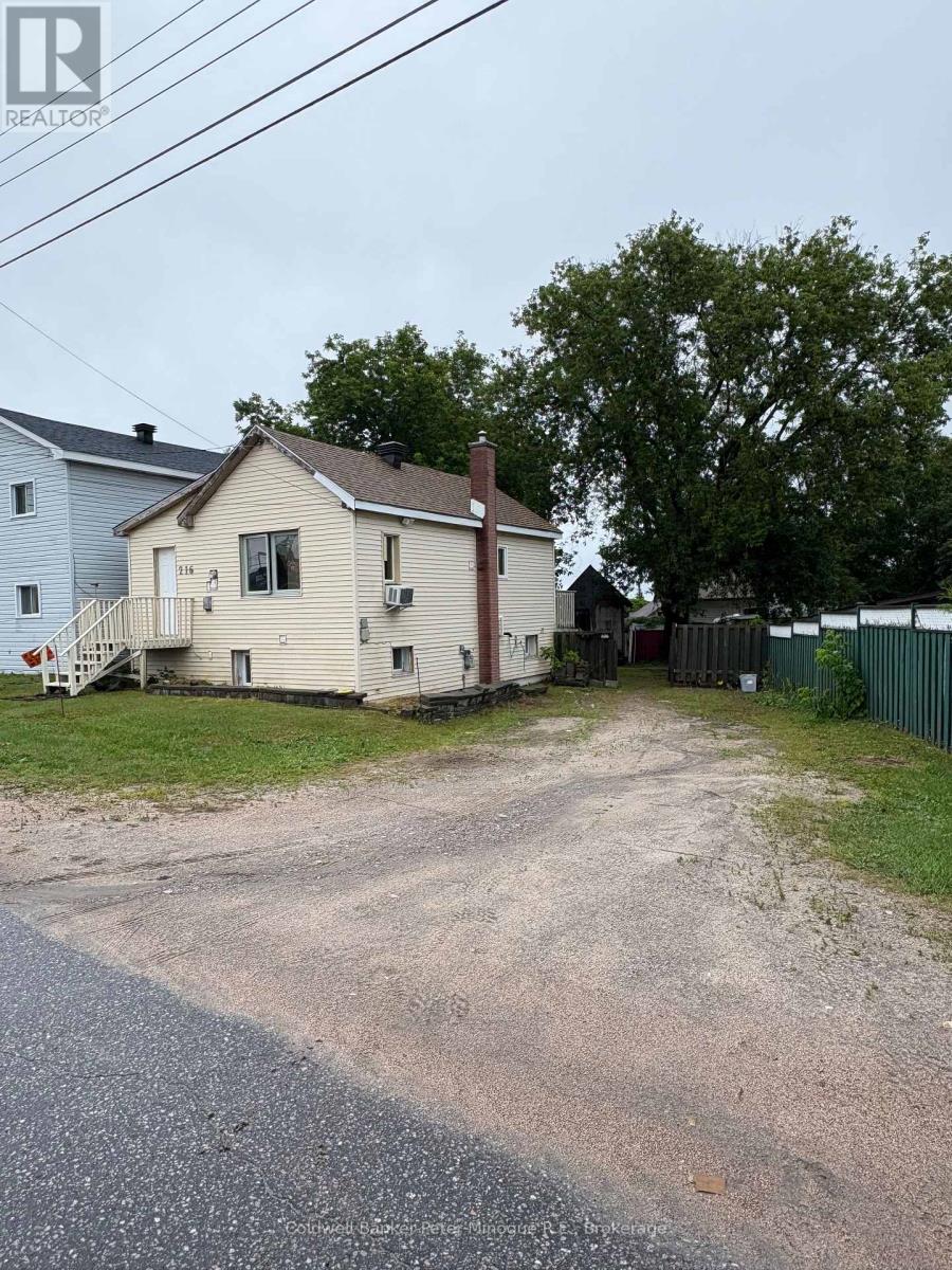 216 Highland Road, North Bay, Ontario  P1B 6K6 - Photo 2 - X14087946