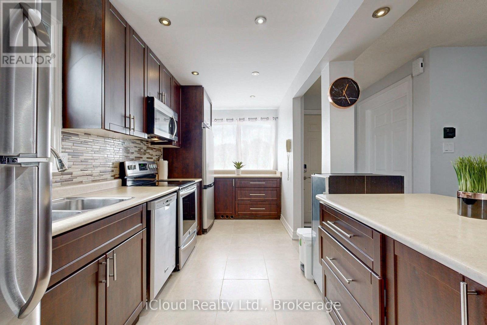 50 Denlow Drive, Brampton, Ontario  L6Y 2L5 - Photo 9 - W14028756