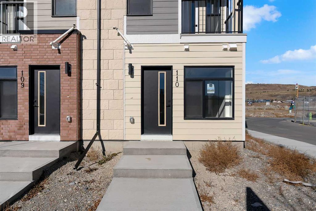 110, 156 Park Street, Cochrane, Alberta  T4C 3H3 - Photo 3 - A2351655