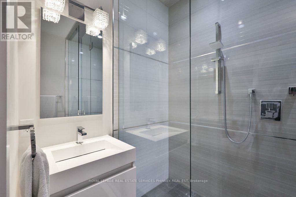 647 Montbeck Crescent, Mississauga, Ontario  L5G 1P1 - Photo 24 - W14028458