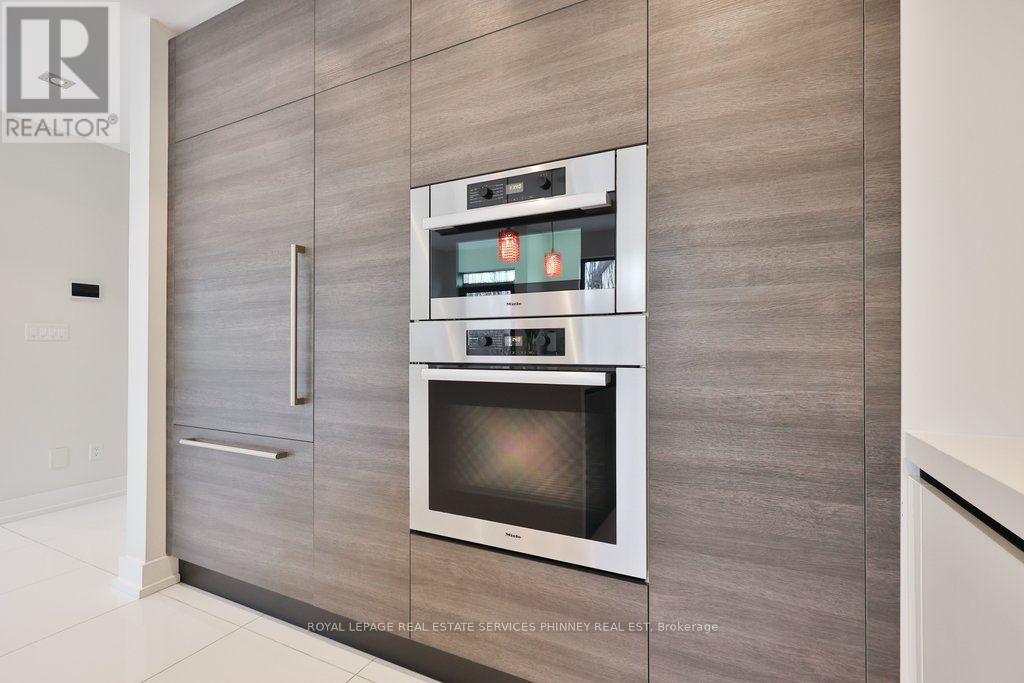 647 Montbeck Crescent, Mississauga, Ontario  L5G 1P1 - Photo 13 - W14028458