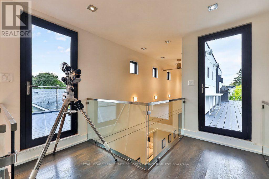 647 Montbeck Crescent, Mississauga, Ontario  L5G 1P1 - Photo 38 - W14028458