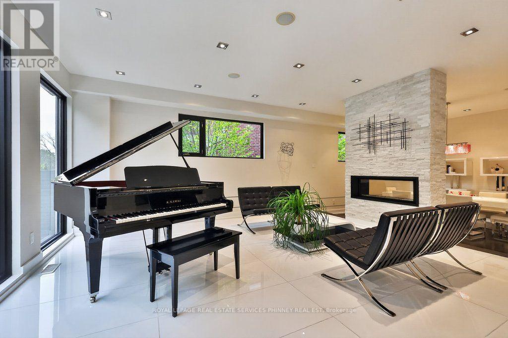 647 Montbeck Crescent, Mississauga, Ontario  L5G 1P1 - Photo 8 - W14028458