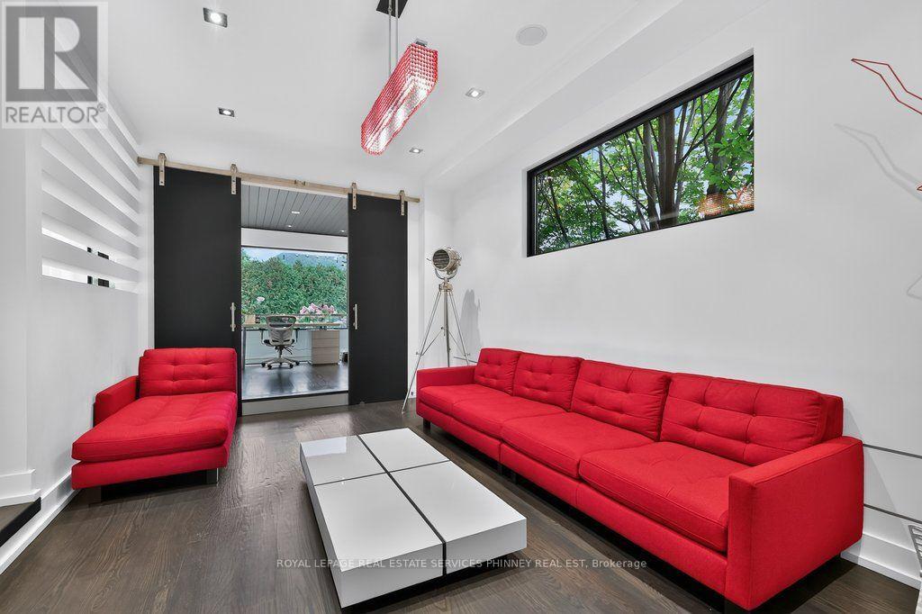647 Montbeck Crescent, Mississauga, Ontario  L5G 1P1 - Photo 4 - W14028458