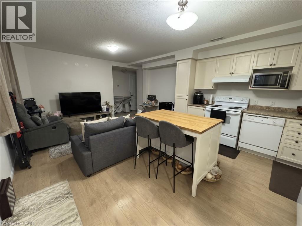 279 Country Stone Drive Unit# B, Kitchener, Ontario  N2N 3R9 - Photo 4 - 40872021
