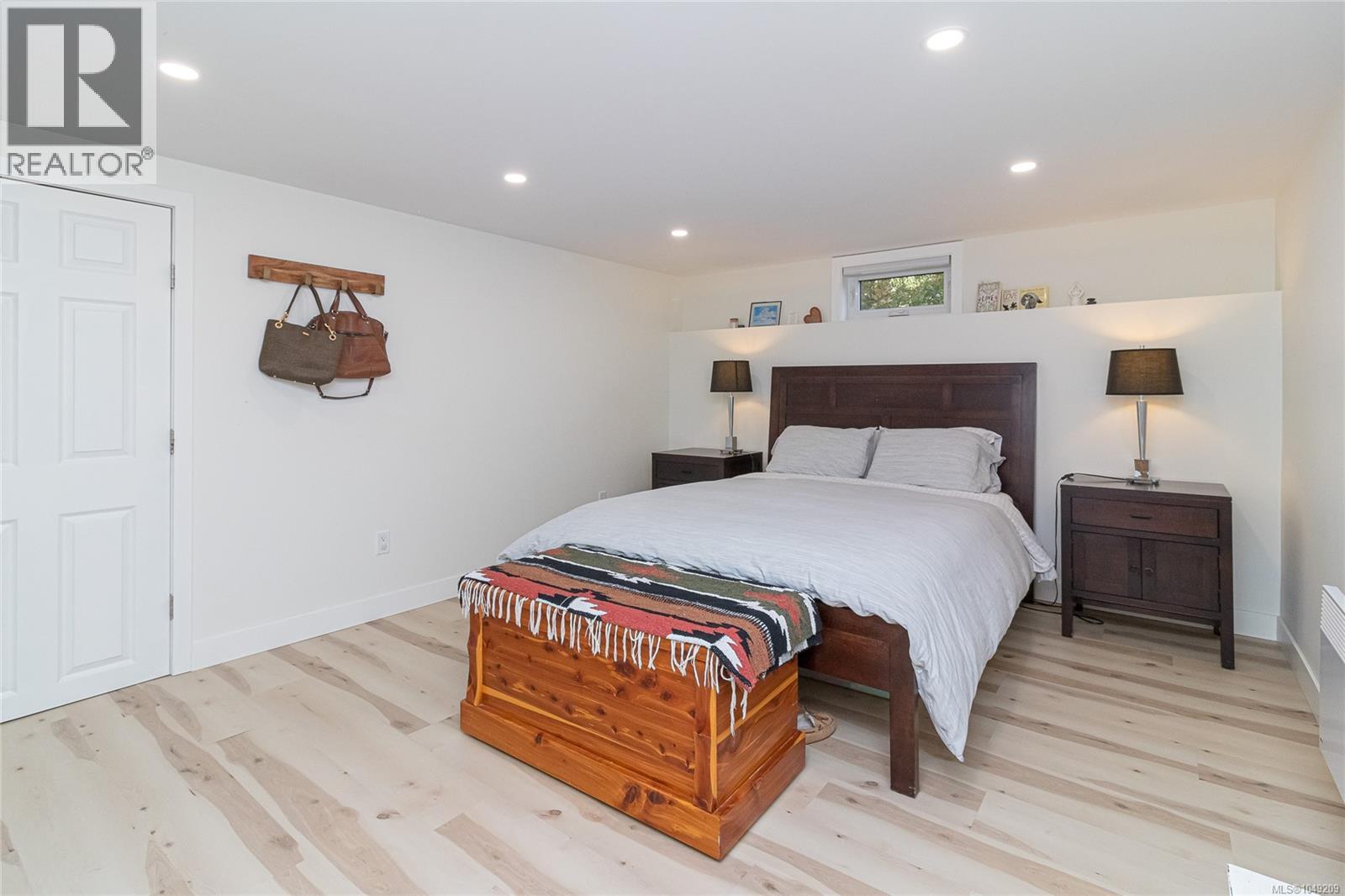 3945 Dawe Rd, Saanich, British Columbia  V8N 4H5 - Photo 26 - 1049209