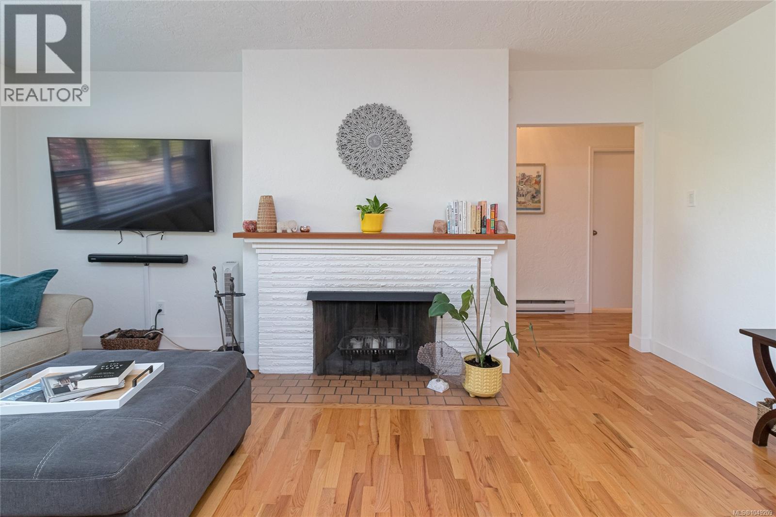 3945 Dawe Rd, Saanich, British Columbia  V8N 4H5 - Photo 6 - 1049209