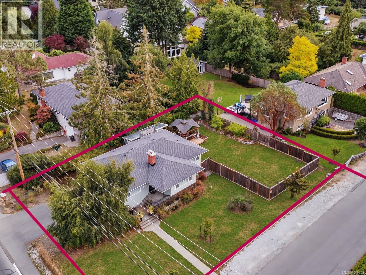 3945 Dawe Rd, Saanich, British Columbia  V8N 4H5 - Photo 42 - 1049209
